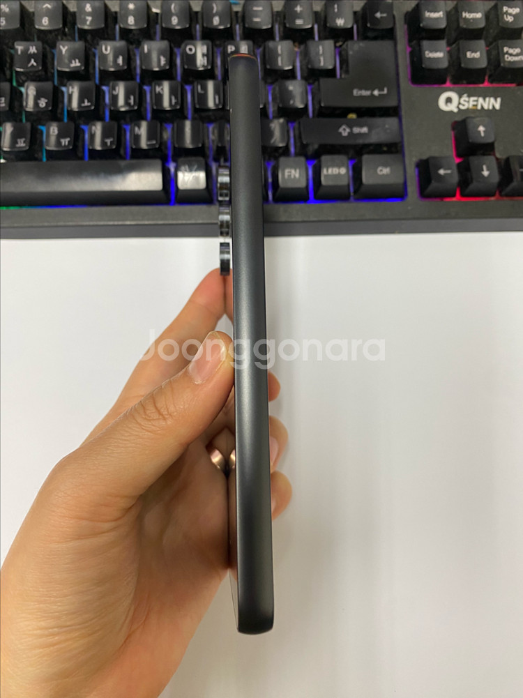 SK 갤럭시퀀텀4 블랙 SS급 128G 무잔상 24년생--5