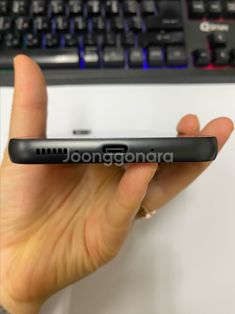 SK 갤럭시퀀텀4 블랙 SS급 128G 무잔상 24년생--7