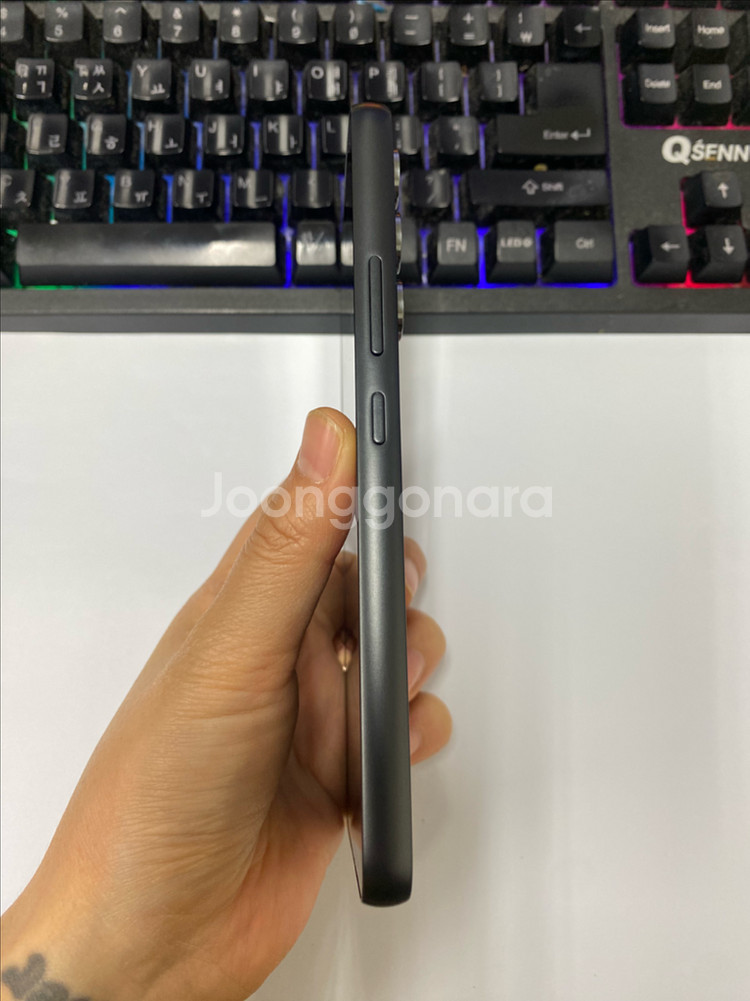 SK 갤럭시퀀텀4 블랙 SS급 128G 무잔상 24년생--6