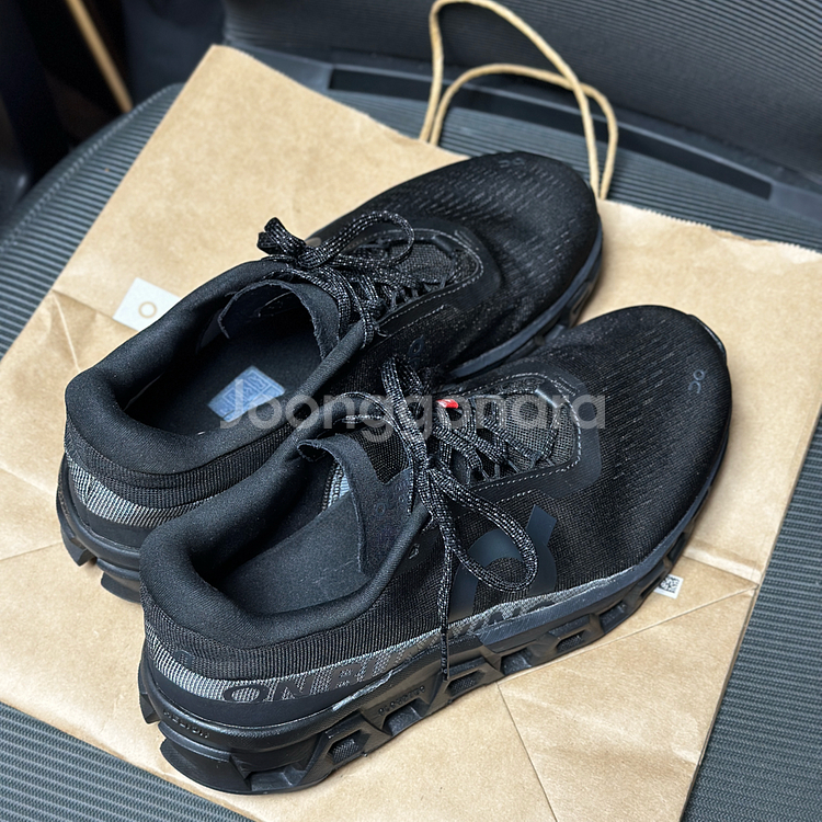 온러닝 클라우드몬스터2 블랙 260 러닝화 런닝화--2