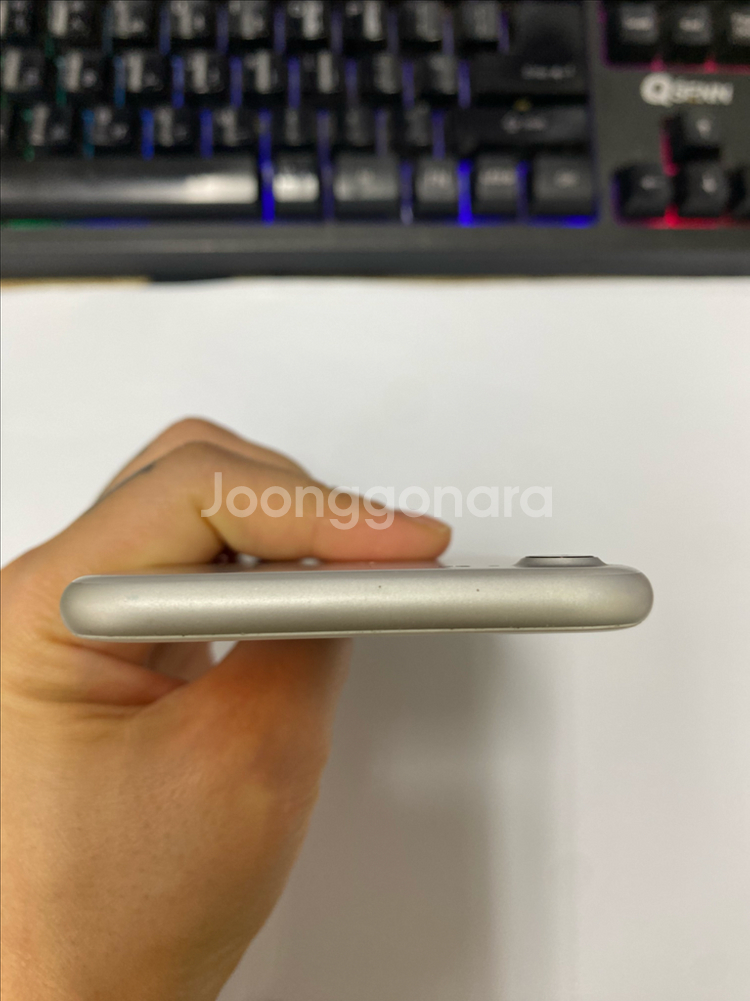 아이폰7 실버 SS급 32GB 배터리94% 내용필독--3
