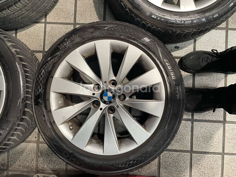 Bmw 17인치 휠타이어 한대분 저렴하게 판매합니다!--2