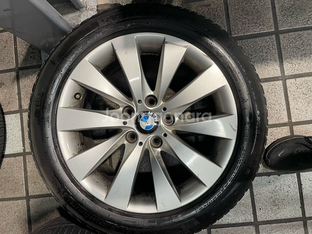 Bmw 17인치 휠타이어 한대분 저렴하게 판매합니다!--1