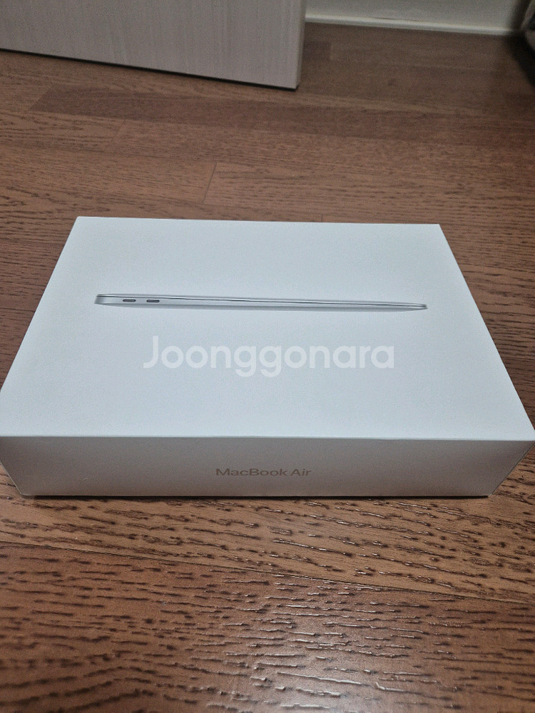 맥북에어 실버 M1 8Gb 13인치 SSD 256Gb--0