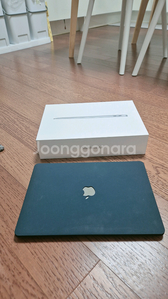 맥북에어 실버 M1 8Gb 13인치 SSD 256Gb--1