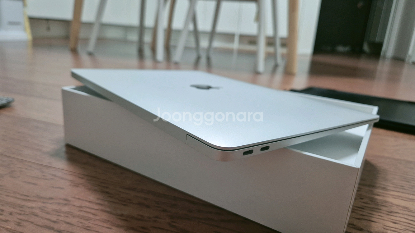 맥북에어 실버 M1 8Gb 13인치 SSD 256Gb--5