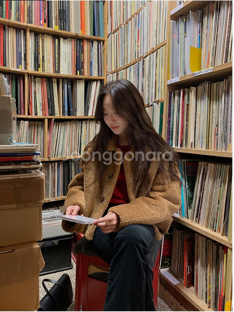 (미착용 새상품) 에드모어 엠마 무스탕 (카멜)--0
