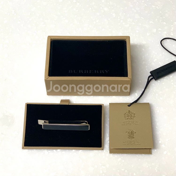 Burberry 버버리 타이바(넥타이핀)--1