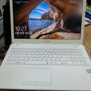 삼성 노트북 (nt500r5w) i3. 7세대.