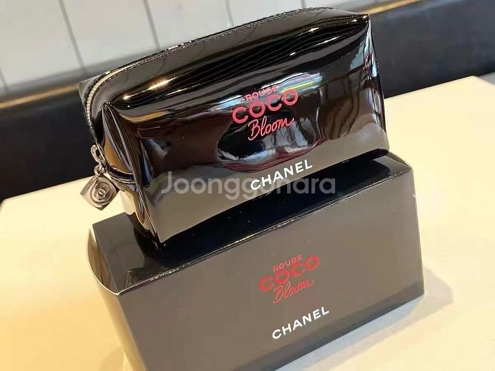 샤넬 루쥬 코코 블룸 에나멜 미니 파우치--0