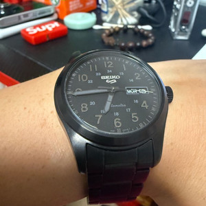 세이코5 스포츠 스텔스 올블랙 한정판 오토메틱 39mm