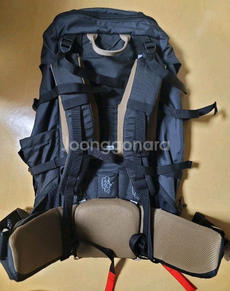 데카트론 백팩 이지핏 50L MT100--1