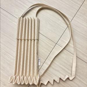 [이세이미야케] me 트렁크 플리츠백 미니크로스