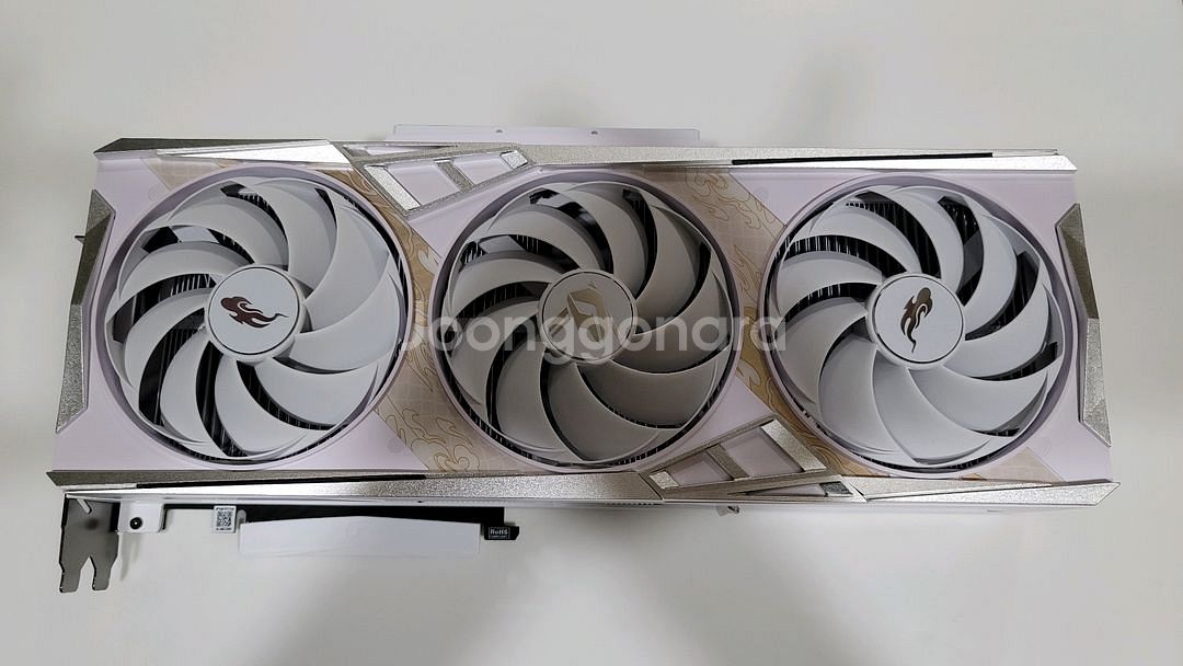 Colorful RTX 4070 Ti Super 용칸--0