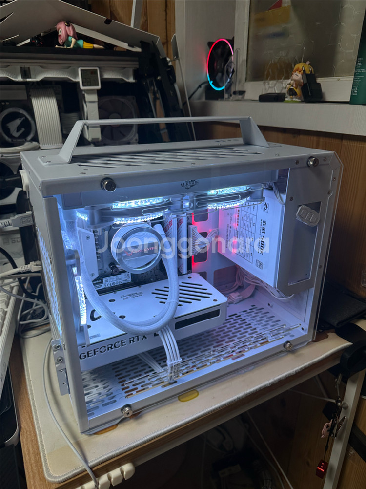 RTX5060 M-ATX 휴대형 컴퓨터본체 게이밍PC--0