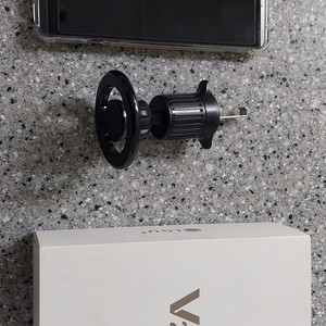 LG V20 + 추가배터리 + 차량용 마그넷 거치대
