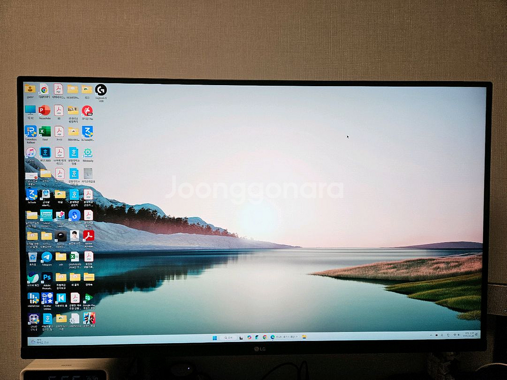 lg 32un880 4k 모니터 팝니다--0