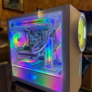 화이트 RGB감성 게임용 고사양 컴퓨터 본체 PC