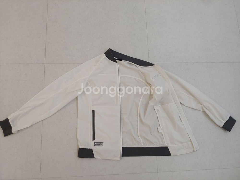 디스커버리 여성 바람막이--2