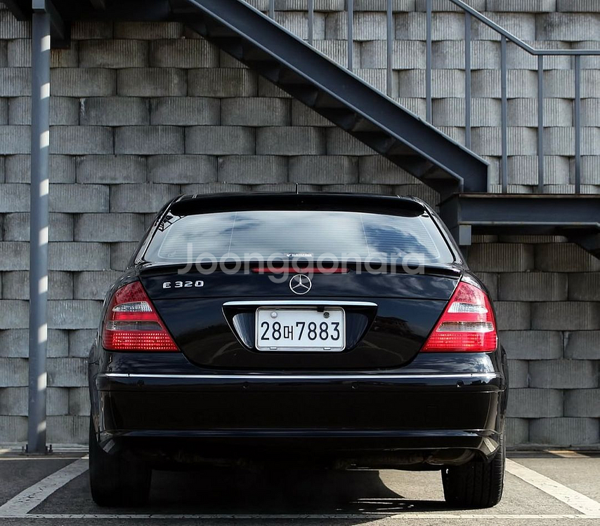 벤츠우주명차 w211 e320--1