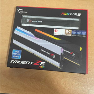 G.SKILL DDR5-6400 CL32 TRIDENT