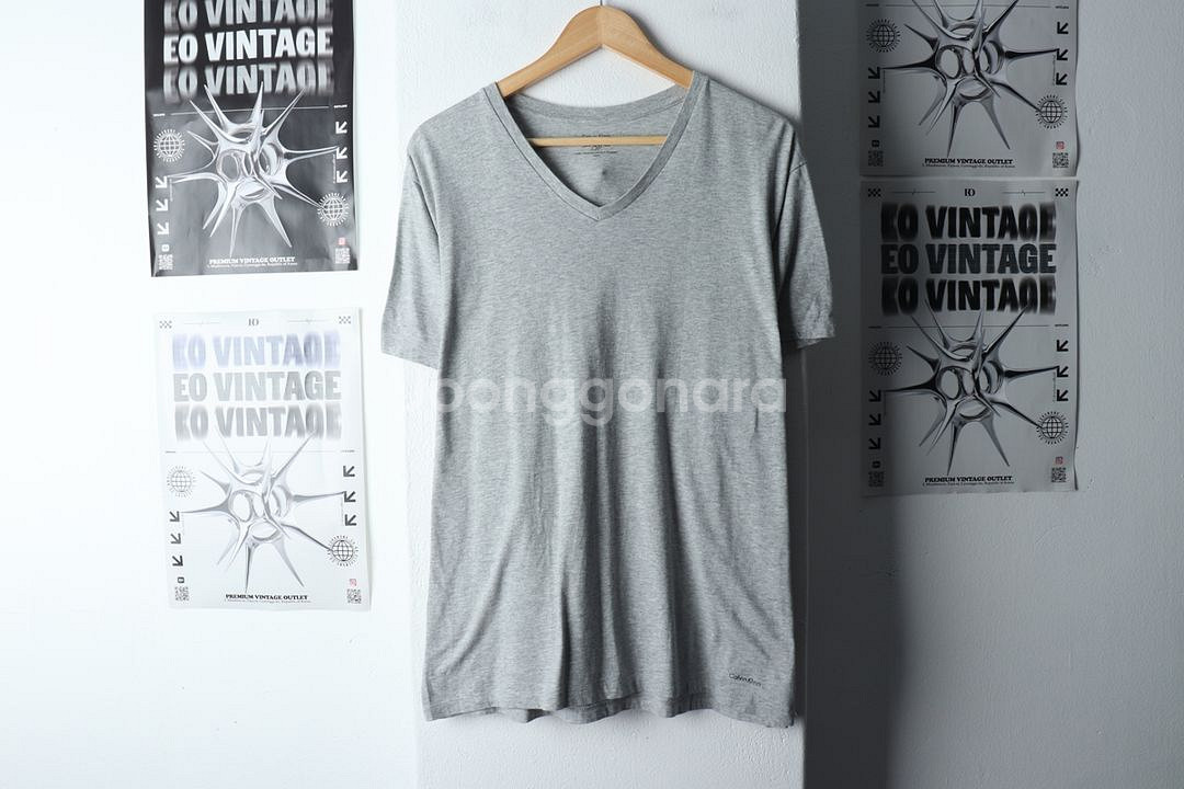 (L-XL) 캘빈클라인 반팔 티셔츠 브이넥 그레이--1