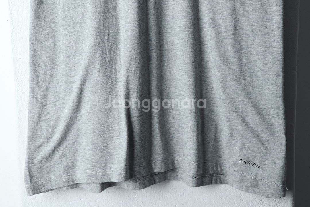 (L-XL) 캘빈클라인 반팔 티셔츠 브이넥 그레이--3