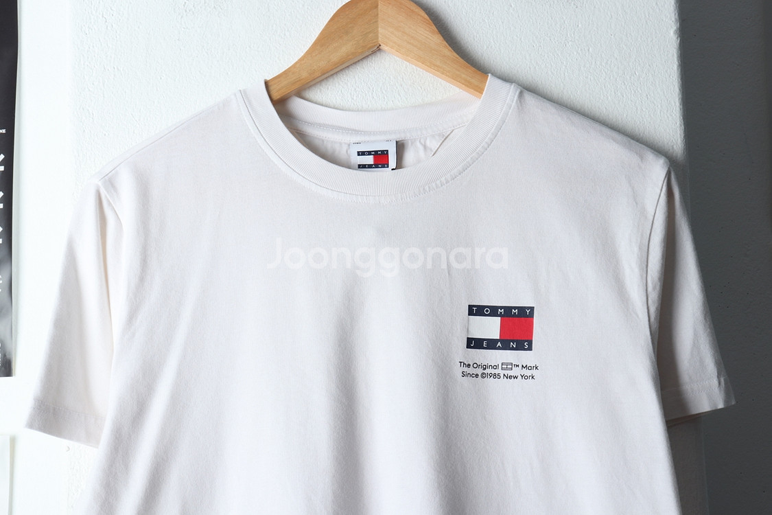 W(M) 타미힐피거 반팔 티셔츠 화이트 로고 크롭--2