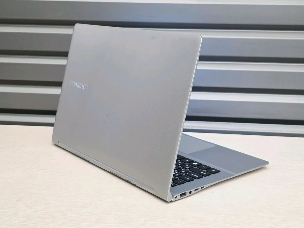 삼성 노트북9 메탈 NT900X5M-K716 이미지