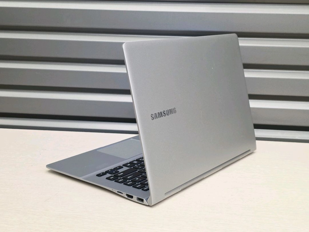 삼성 노트북9 메탈 NT900X5M-K716 이미지