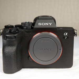 소니 A7M4