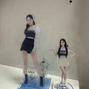 있지 유나 아크릴 디오라마 2종