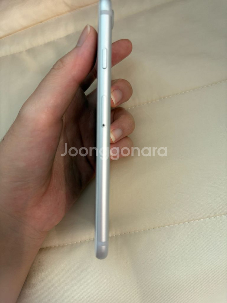 아이폰7 실버 128GB (배터리72%)--3