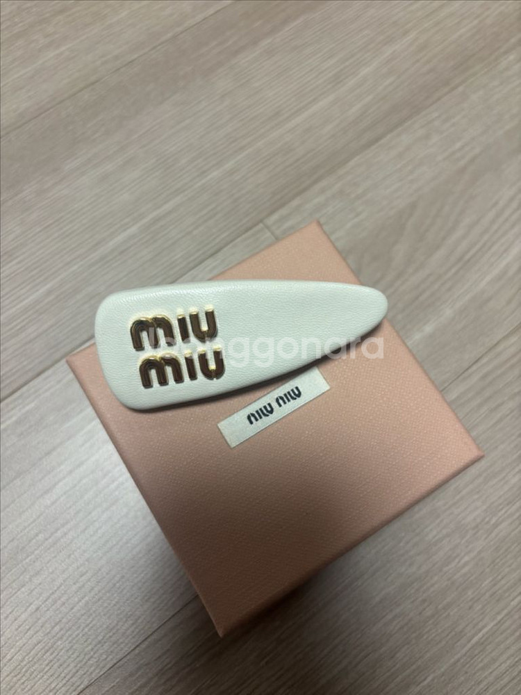 미우미우 헤어핀--0