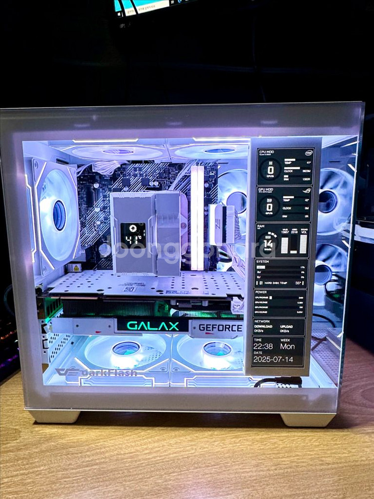 데스크탑 PC 컴퓨터 팝니다. 게이밍·영상편집·화이트--6