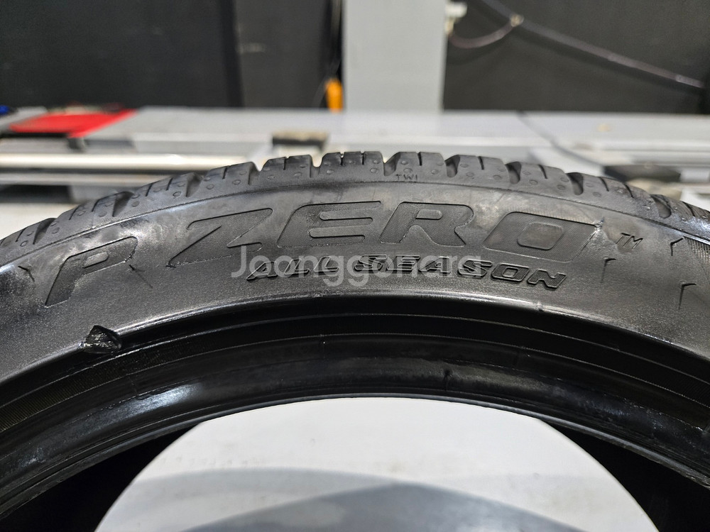 중고 타이어 235 45 18 피렐리 피제로 올시즌--3