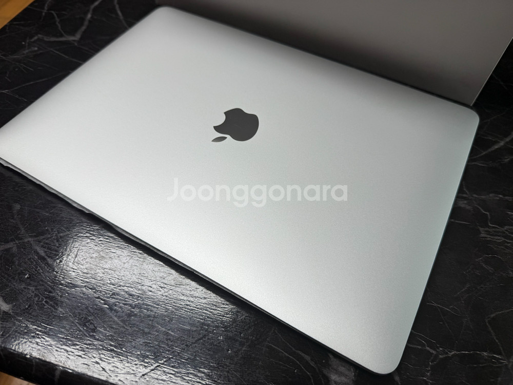 맥북에어 m1 8GB 256GB--0