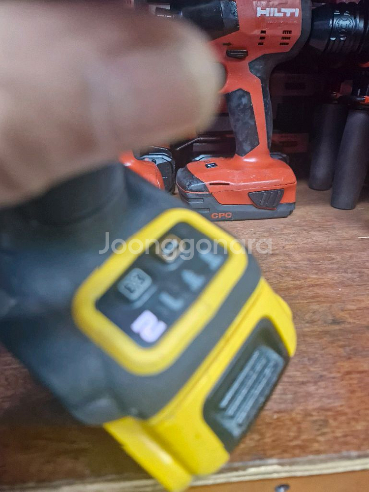 디월트충전임팩렌치 DCF922 미드토크임팩렌치 아시바렌--2