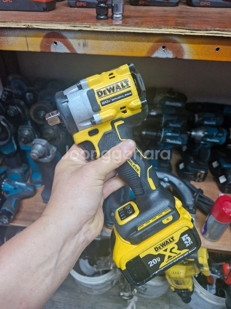 디월트충전임팩렌치 DCF922 미드토크임팩렌치 아시바렌--5