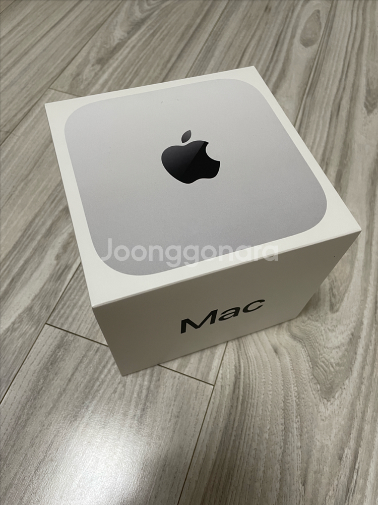 맥미니 m4 램 24기가 ssd256기가 판매합니다--0