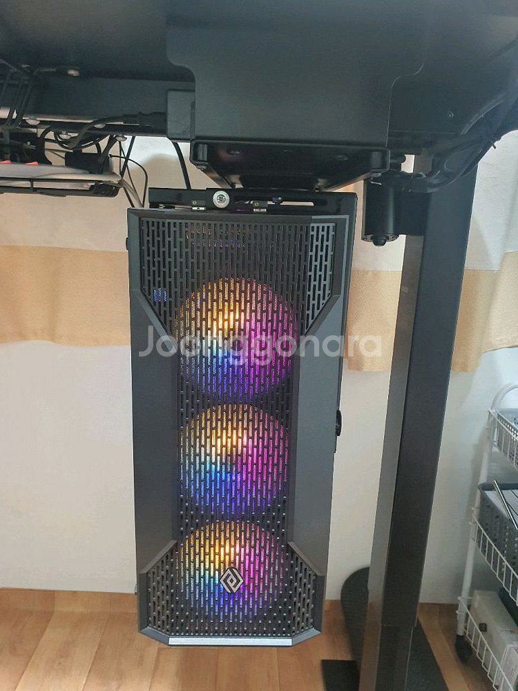 모션데스크+모니터+pc+모니터 암+의자+조명(일괄)--3