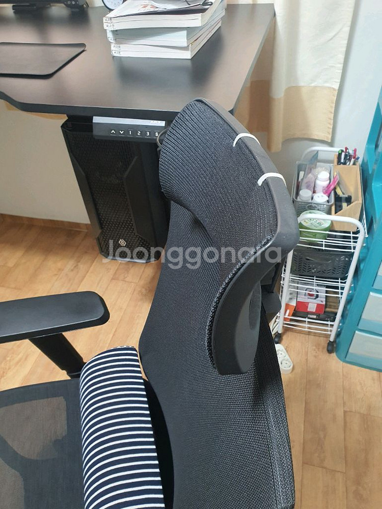 모션데스크+모니터+pc+모니터 암+의자+조명(일괄)--9