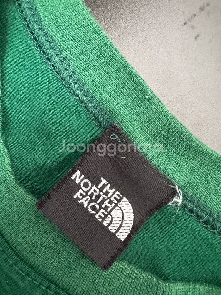 여성 노스페이스 뒷 프린팅 반팔 티셔츠--2