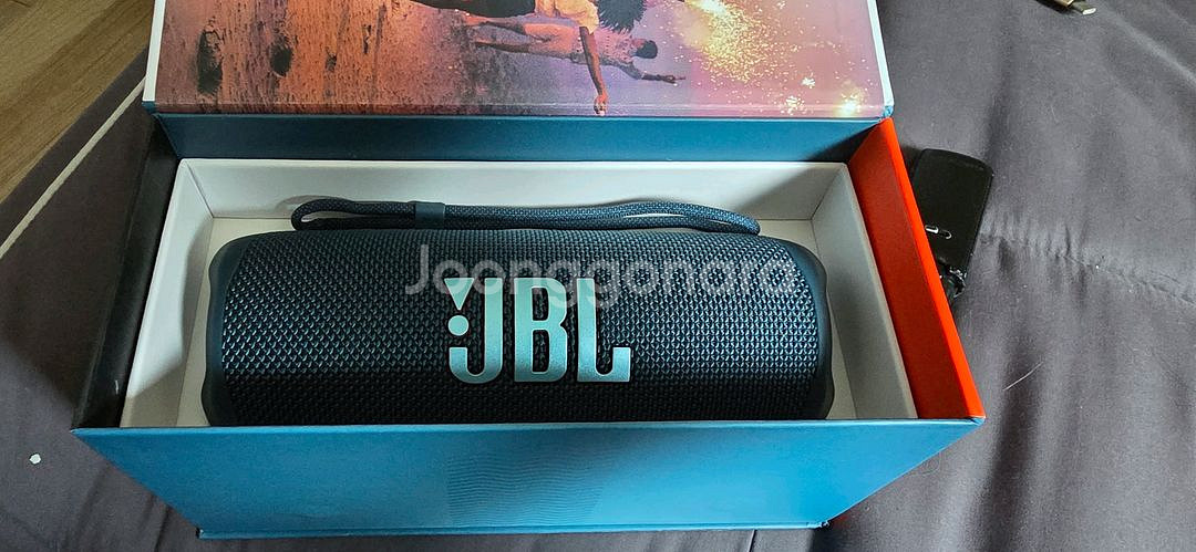 JBL flip6 스피커 A급 블루색상 팝니다.--0