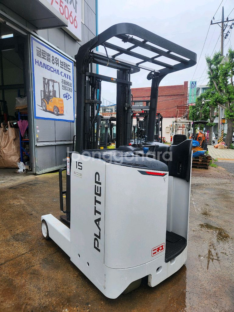 중고지게차 상태좋은 입식 전동지게차 1.5톤--1