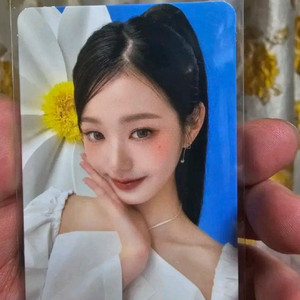 하자O)어뮤즈 원영 포카 양도합니다