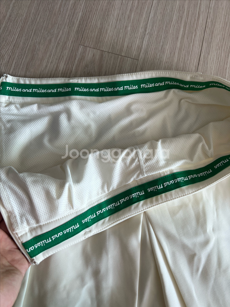 마일즈앤마일즈앤마일즈 골프 치마바지 새상품 판매합니다.--10