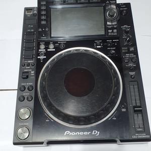 CDJ-2000NXS2