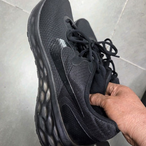 나이키 레볼루션6 300