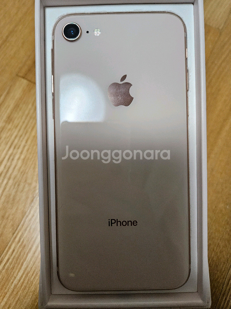 아이폰 8 64gb--1